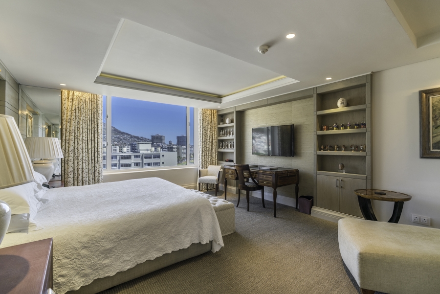 5 Bedroom Property for Sale in Mouille Point Western Cape